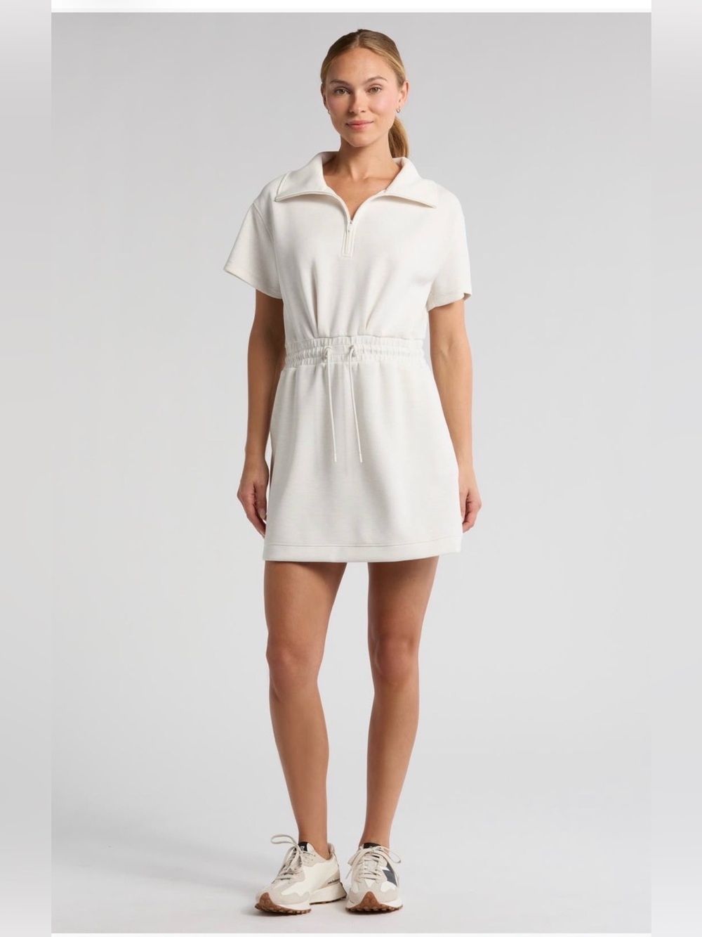 NWOT ZELLA Soft Luxe Knit Quarter Zip Dress
in Beige Ivory Heath
Size Medium